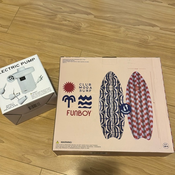 Funboy Club Moda Surf Surfboard Float with Pump - Picture 2 of 4